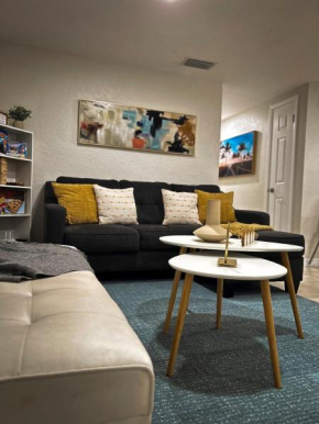 Cozy Getaway Pet Friendly 10 min Busch Gardens